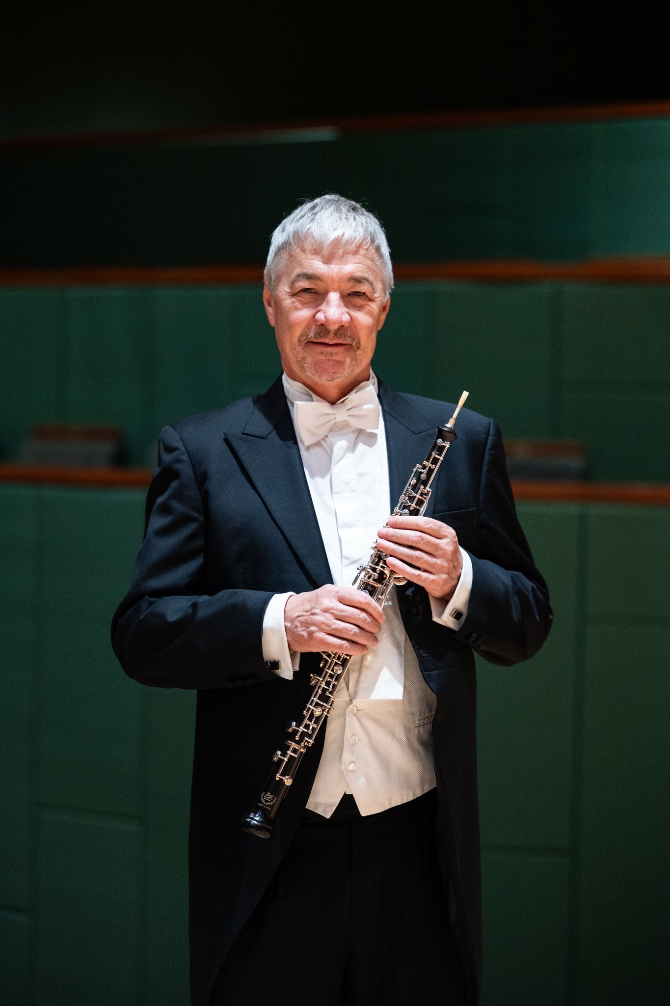 Simon Emes — Oboe